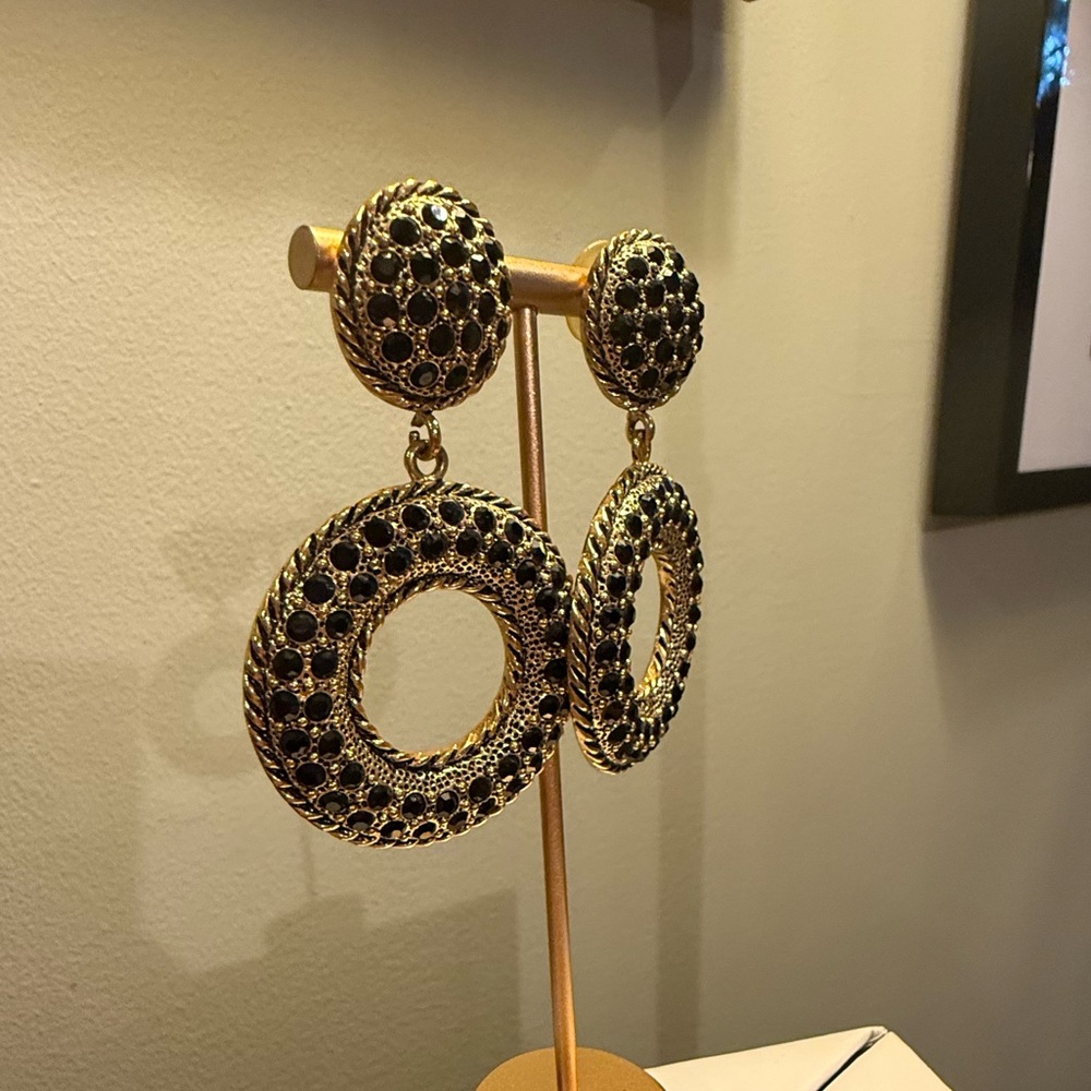 Vintage Carlisle Gold and Black Circle 2” Drop Earrings - Picture 3 of 7